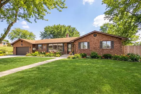 85 Carriage Dr, Morris, IL 60450