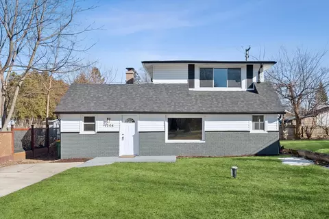 1208 S Union St, Aurora, IL 60505