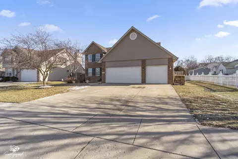 1064 N 129th Infantry Dr, Joliet, IL 60435