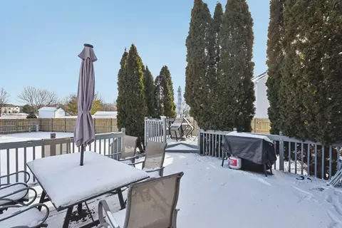 Exterior - 521 Ivory Ln, Bartlett, IL 60103 photo 3 of 6
