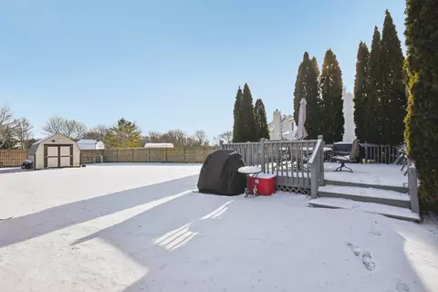 Exterior - 521 Ivory Ln, Bartlett, IL 60103 photo 4 of 6