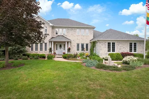 877 Elm St, Sugar Grove, IL 60554
