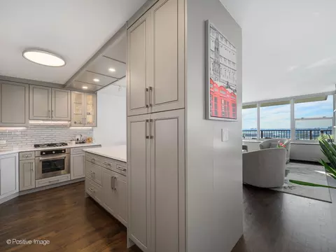 Kitchen - 400 E Randolph St #3715, Chicago, IL 60601 photo 1 of 5