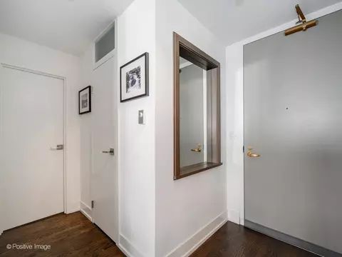 Entry Way - 400 E Randolph St #3715, Chicago, IL 60601 photo 2 of 3