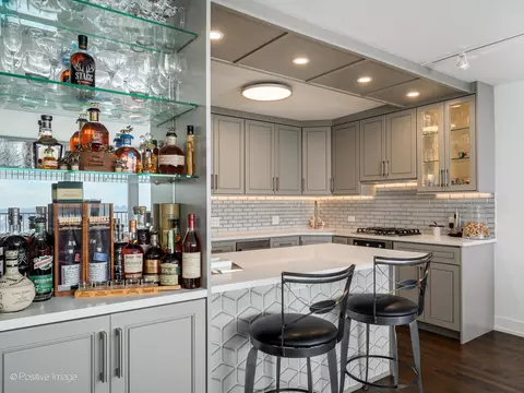 Kitchen - 400 E Randolph St #3715, Chicago, IL 60601 photo 3 of 5