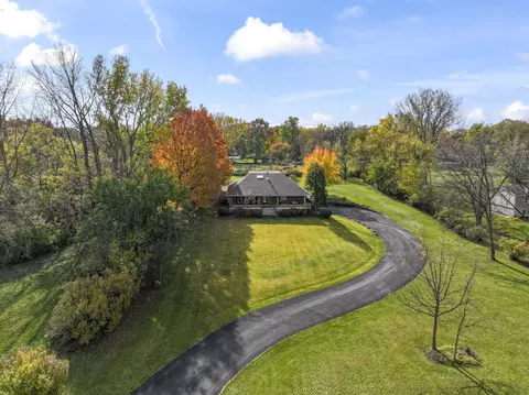 9510 Knolltop Rd, Union, IL 60180