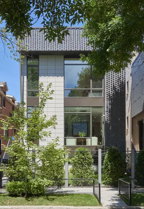 2334 W Ohio St, Chicago, IL 60612