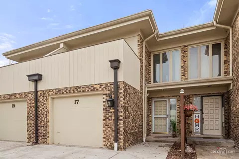 17 Sorrento Dr, Palos Heights, IL 60463
