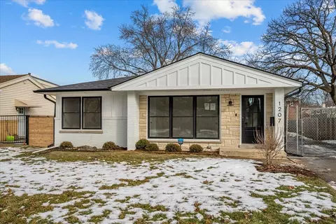 1207 Hoffman Ave, Park Ridge, IL 60068