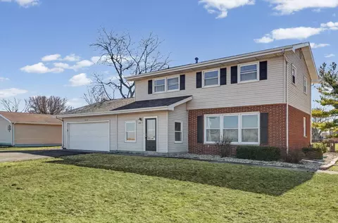 913 E 1st St, Gibson City, IL 60936