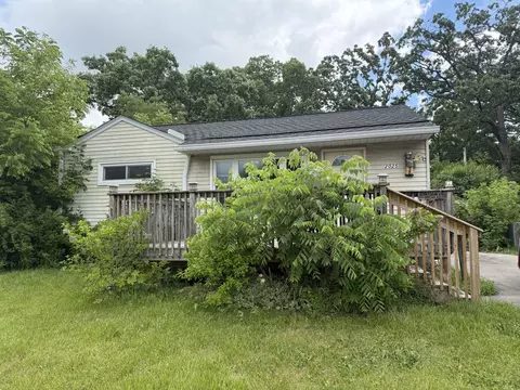 2025 Delaware Rd, Waukegan, IL 60087