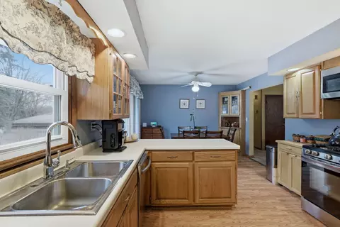 Kitchen - 136 Mckinstry Dr, Elgin, IL 60123 photo 2 of 2