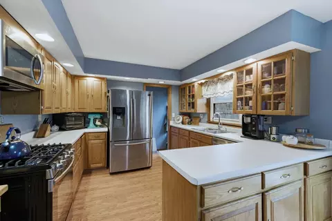 Kitchen - 136 Mckinstry Dr, Elgin, IL 60123 photo 1 of 2