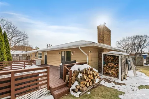 Exterior - Undisclosed, Aurora, IL 60506 photo 1 of 3
