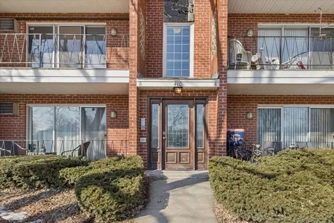 410 Crescent Blvd #2B, Lombard, IL 60148