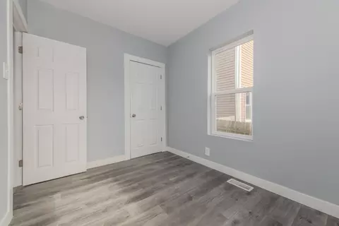 Bedroom - 689 E Bluff St, Marseilles, IL 61341 photo 2 of 5