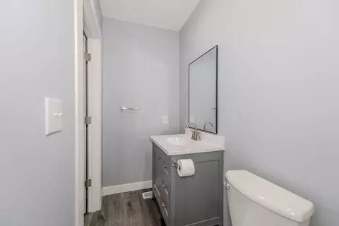 Entry Way - 689 E Bluff St, Marseilles, IL 61341 photo 2 of 2