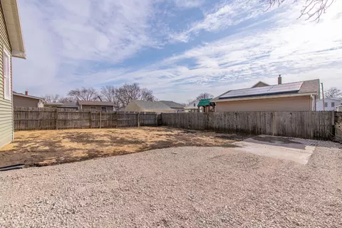 Exterior - 689 E Bluff St, Marseilles, IL 61341 photo 2 of 2