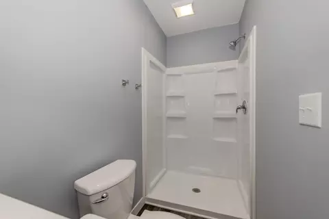 Bath - 689 E Bluff St, Marseilles, IL 61341 photo 2 of 2