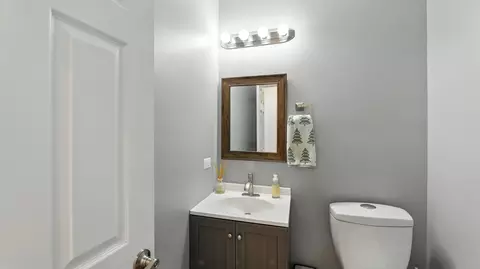 Bath - 1303 Bridgehampton Dr, Plainfield, IL 60586 photo 1 of 4