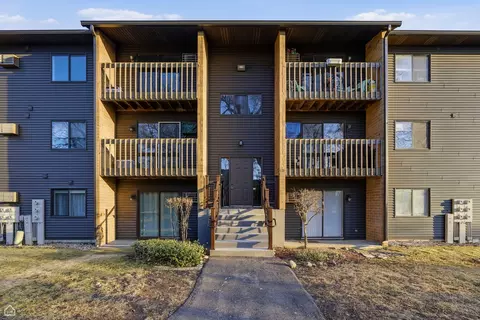 627 Virginia Rd #111, Crystal Lake, IL 60014