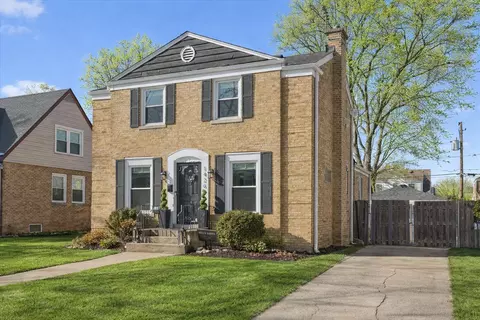 1426 Bristol Ave, Westchester, IL 60154