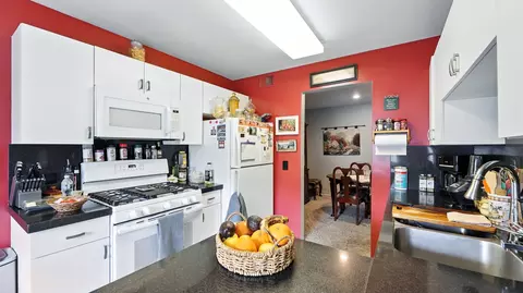 Kitchen - 550 Greystone Ln #A2, Wheeling, IL 60090 photo 2 of 2