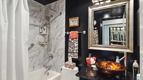 Bath - 550 Greystone Ln #A2, Wheeling, IL 60090 photo 1 of 2