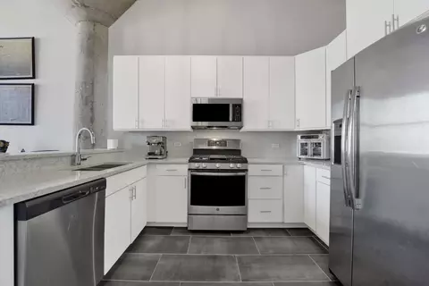 Kitchen - 320 E 21st St #504, Chicago, IL 60616 photo 2 of 2