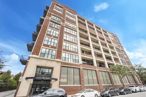 320 E 21st St #504, Chicago, IL 60616