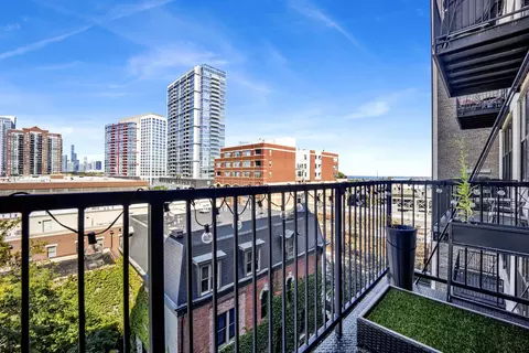 View/Area - 320 E 21st St #504, Chicago, IL 60616 photo 1 of 2