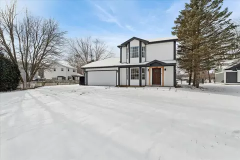 3727 Hale Ln, Island Lake, IL 60042