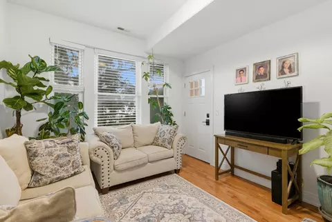 Living - 4444 S Campbell Ave, Chicago, IL 60632 photo 4 of 4