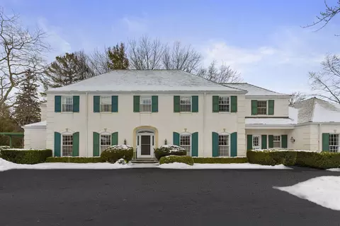 970 E Deerpath Rd, Lake Forest, IL 60045