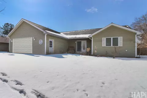 1397 Nippersink Rd, Fox Lake, IL 60020