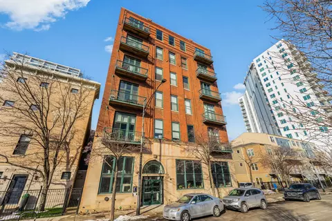 1632 S Indiana Ave #302, Chicago, IL 60616
