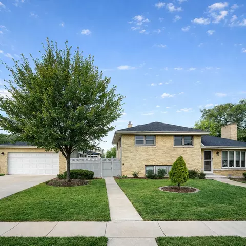 5501 Mulford St, Skokie, IL 60077