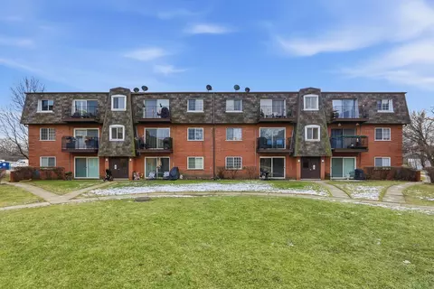 9350 Bay Colony Dr #3W, Des Plaines, IL 60016