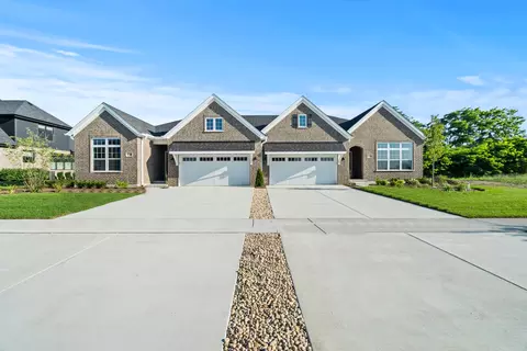 16590 Kayla Dr, Lemont, IL 60439