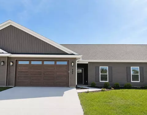 449 N 2nd Ave, Eldridge, IA 52748