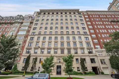 229 E Lake Shore Dr #10E, Chicago, IL 60611