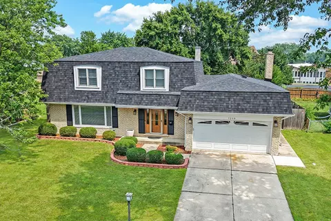 7209 Grant St, Darien, IL 60561