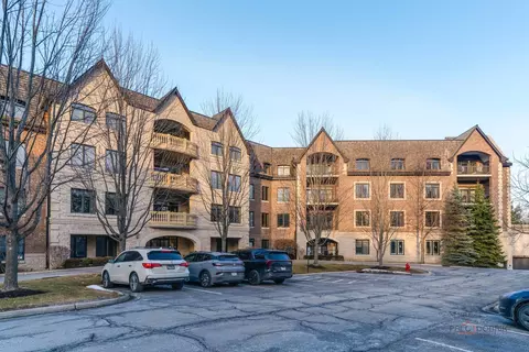 1800 Amberley Ct #309, Lake Forest, IL 60045
