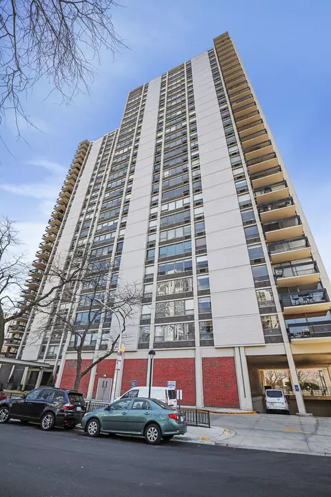 1360 N Sandburg Ter #2908, Chicago, IL 60610