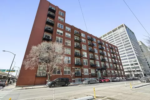 420 S Clinton St #209, Chicago, IL 60607
