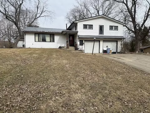 3855 E Chestnut St, Kankakee, IL 60901