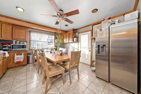 Kitchen - 5350 S 73rd Ave, Summit, IL 60501 photo 2 of 3