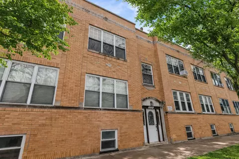 6940 W Medill Ave #2E, Chicago, IL 60607