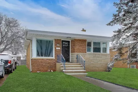 2431 Ernst St, Franklin Park, IL 60131