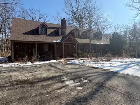 Undisclosed, Riverwoods, IL 60015